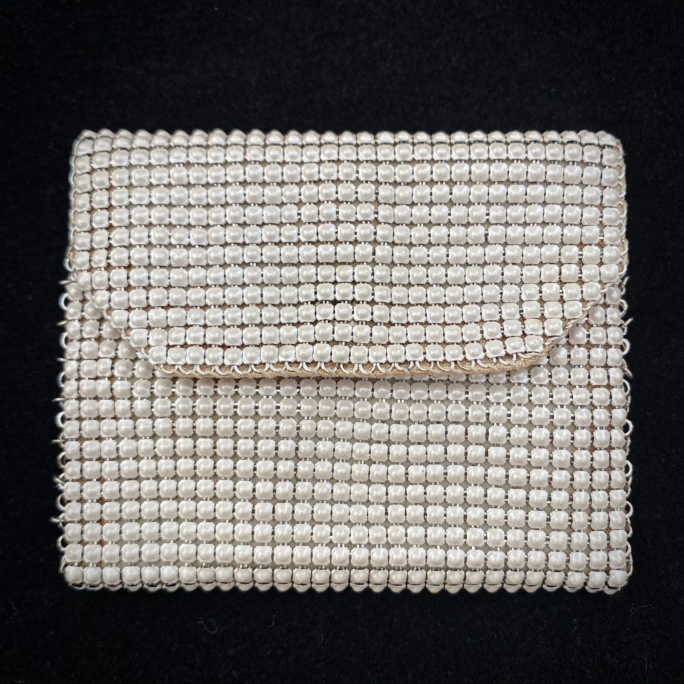 1950s White Enamel Mesh Change Purse