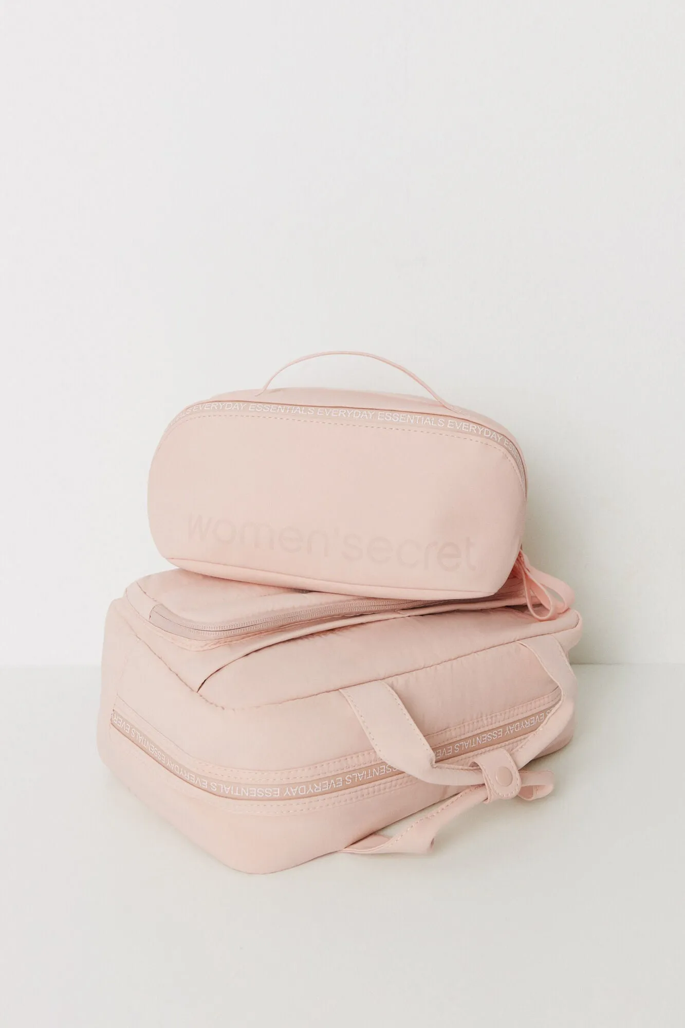 Medium pink rubber vanity case