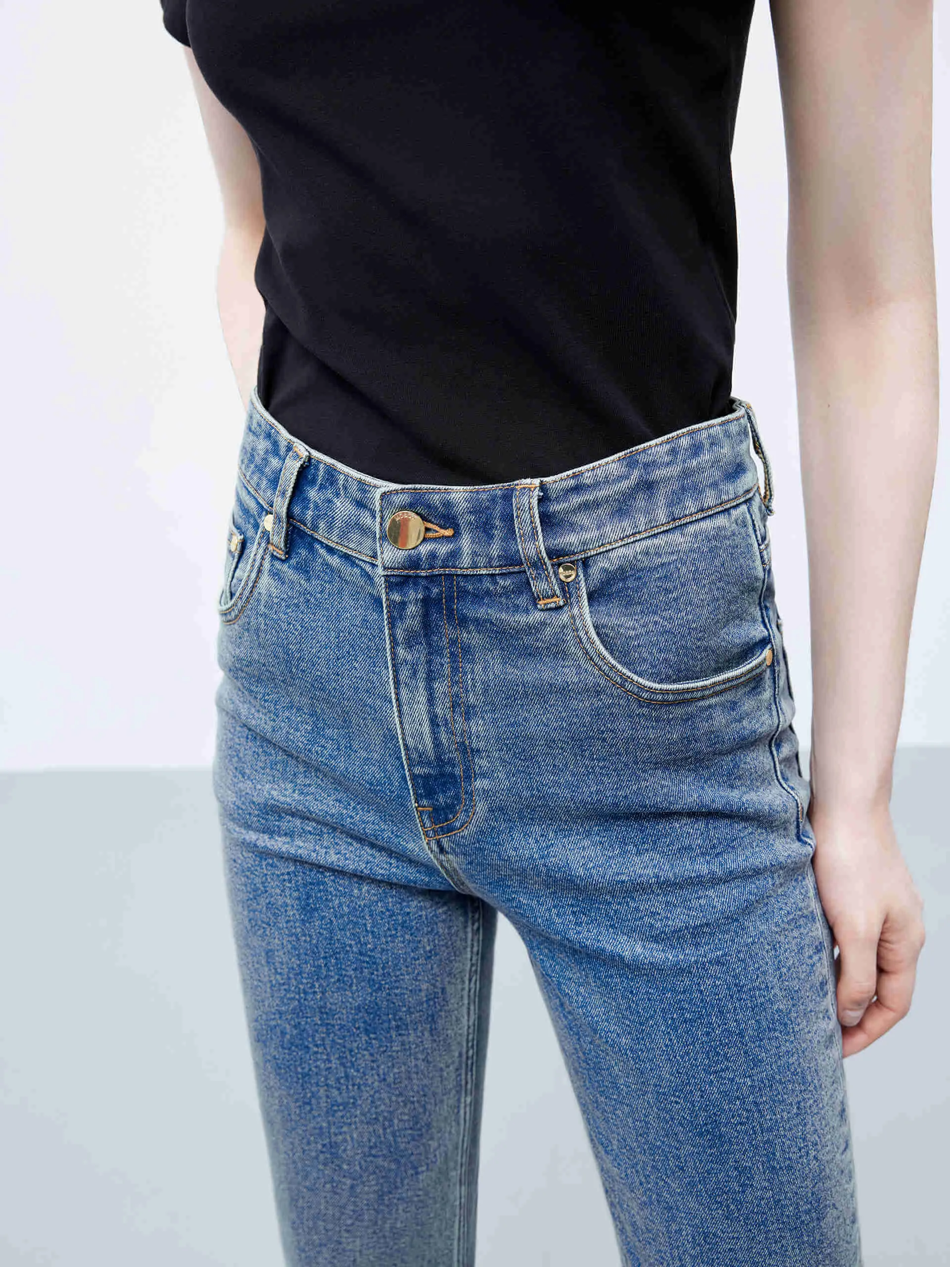 Straight Leg Raw Hem Jeans